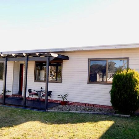 The Husky House Or Little Husky Studio Suite Huskisson Buitenkant foto